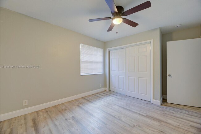 Building Photo - 1224 NE 2nd Ave