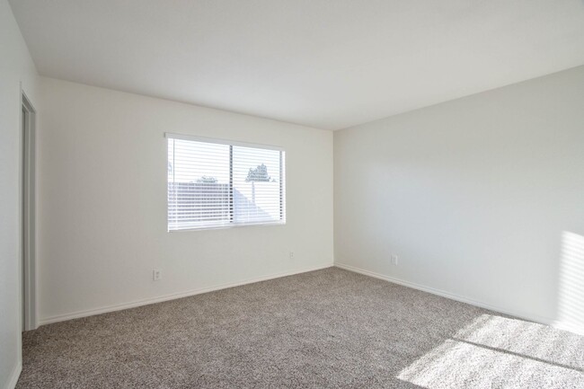 Building Photo - 3 bedroom 2 baths Murrieta