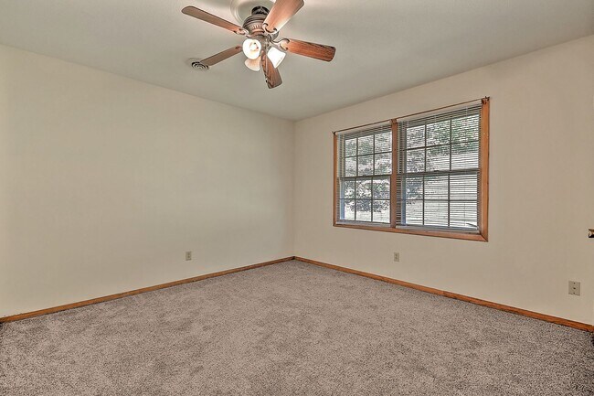 Building Photo - 2810 Antioch Rd