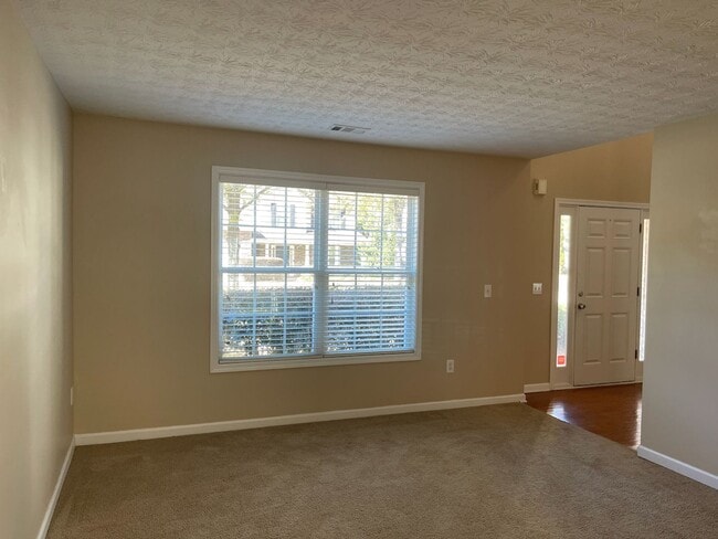 Building Photo - Relax in your spacious home deep in the Watson Grove subdivision