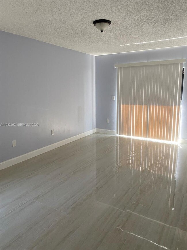 Building Photo - 16891 SW 92nd Ct