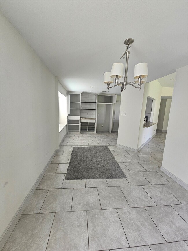 Building Photo - 3206 Pebble Lake Dr