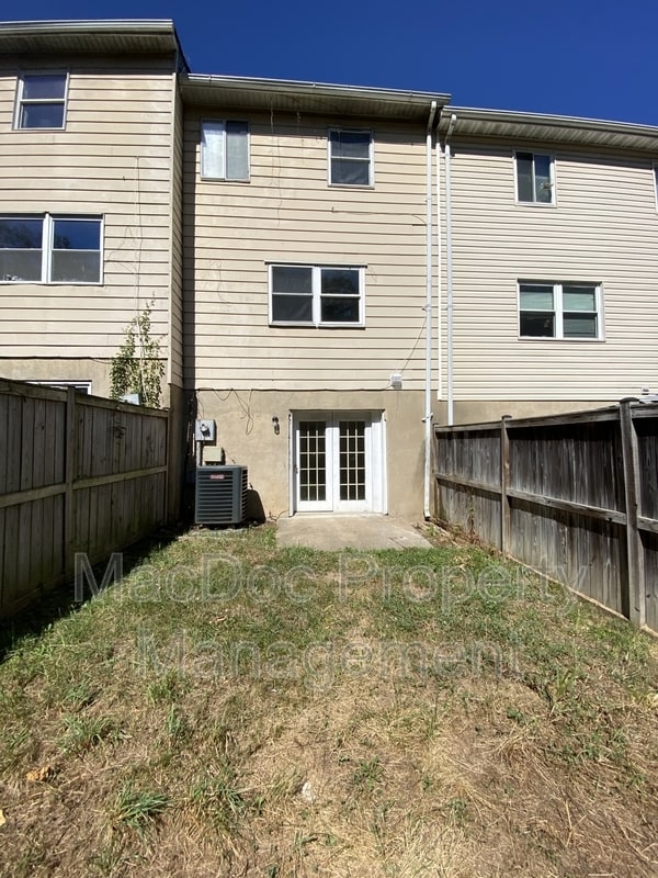 Building Photo - 813 Sledgehammer Dr