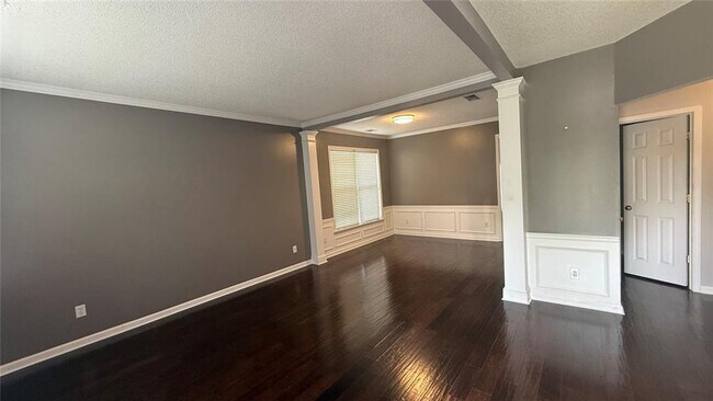 Building Photo - 2568 Alvecot Cir SE