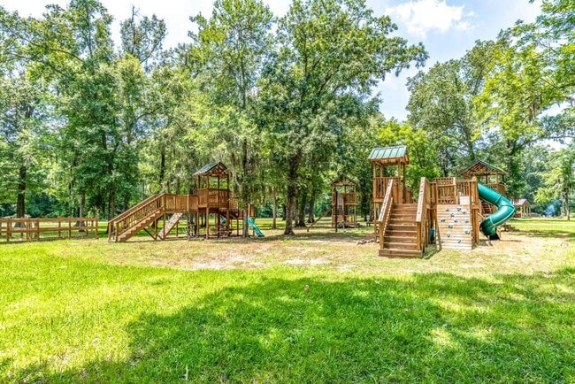 Building Photo - 176 Wood Fern Dr