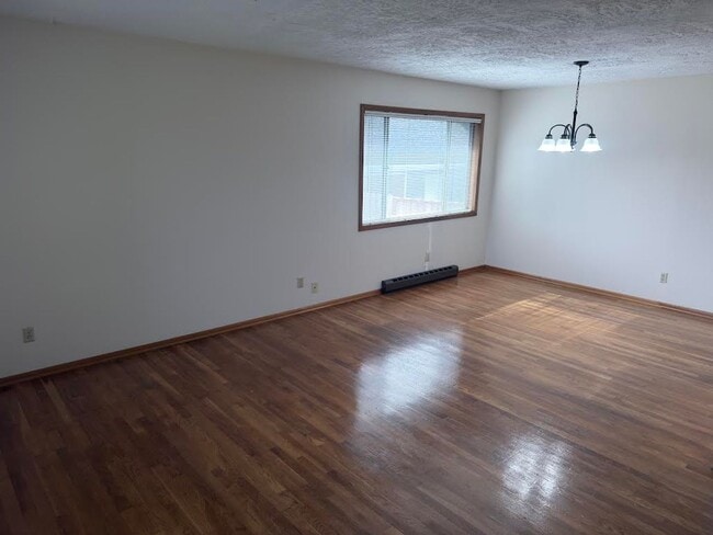 Building Photo - Vintage Ranch on Spacious Lot