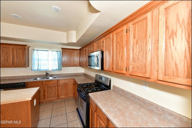 Building Photo - 14157 Robert Ituarte Dr