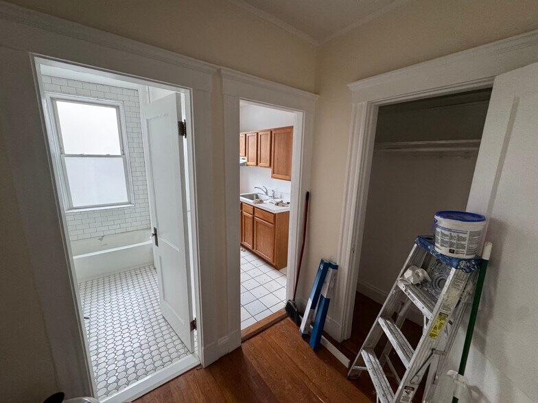 Building Photo - 100 Brainerd Rd