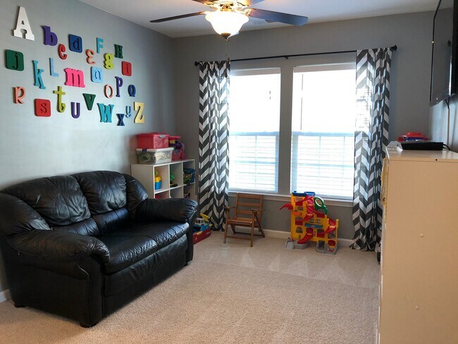 Building Photo - 4 Bedroom 2.5 Bath House in Cane Bay Plantation - Summerville