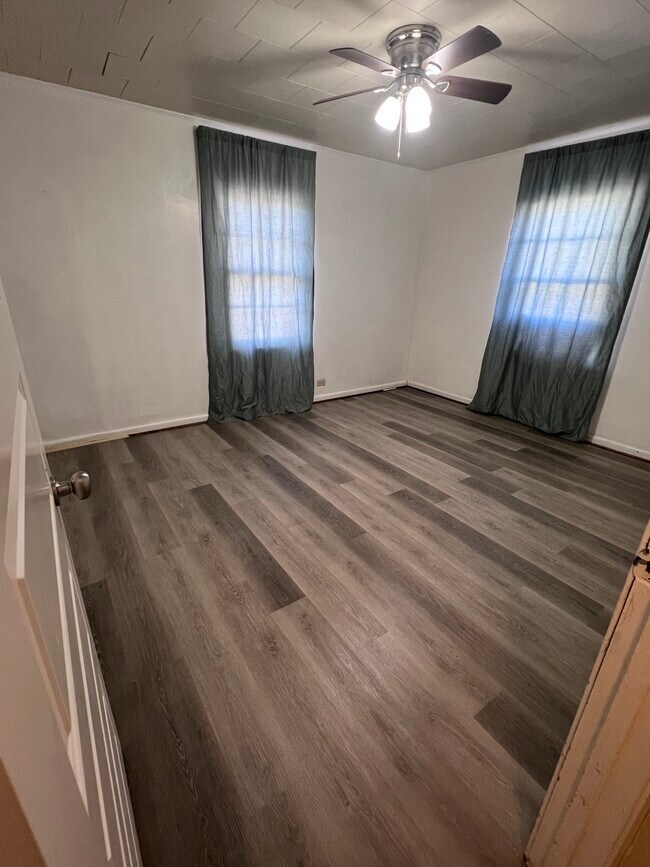 Building Photo - 149 Sylvia St