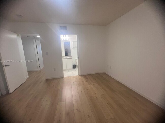 Building Photo - 8900 Collins Ave