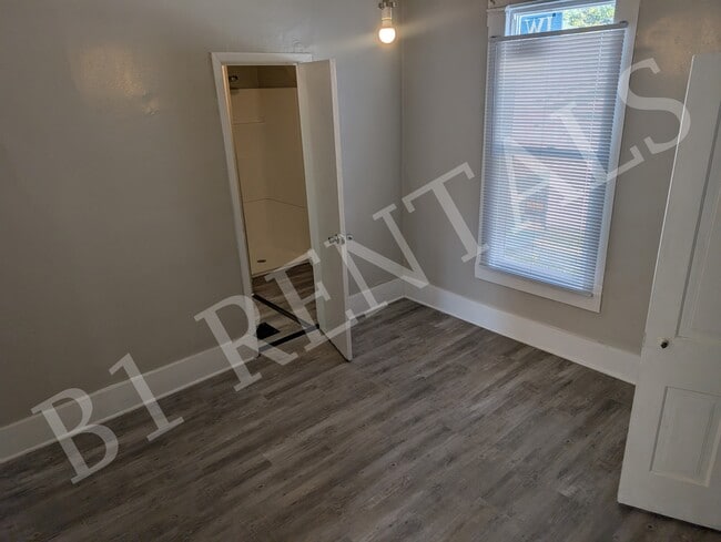 Building Photo - 417 Mill St