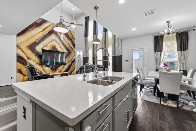 Building Photo - 18619 Greenwood Mdw Trl