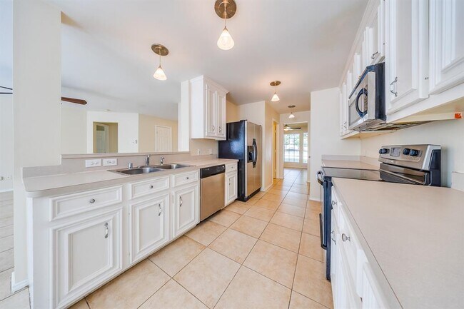 Building Photo - 18426 Stark Point Ct