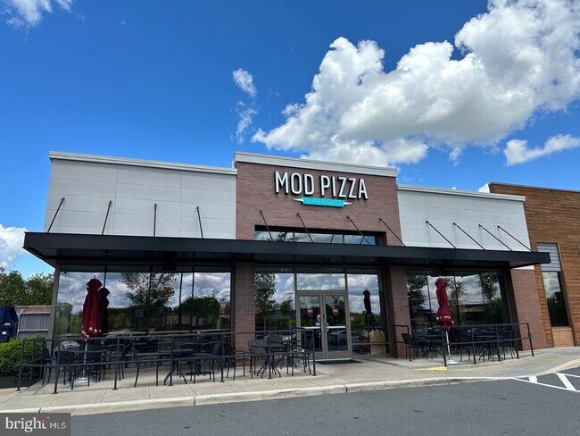 Building Photo - 43395 Briar Creek Terrace