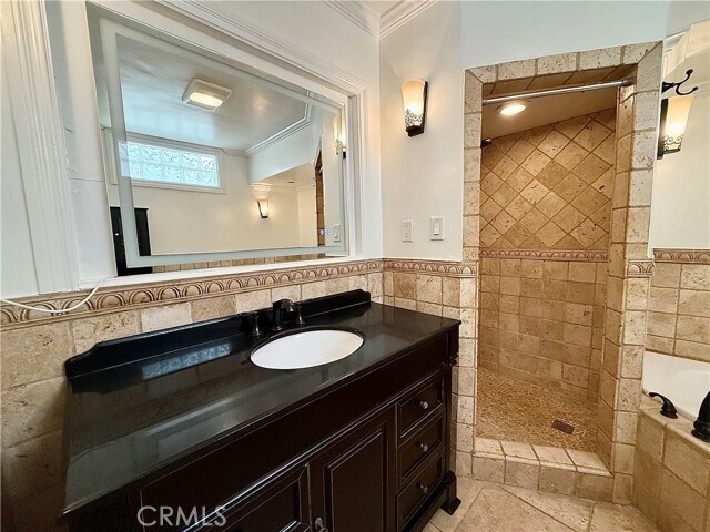 Building Photo - 22346 Burbank Blvd