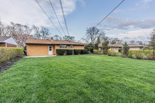 Building Photo - 650 Patricia Ln