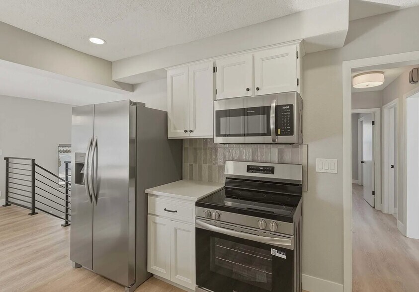 Building Photo - 403 Highland Dr