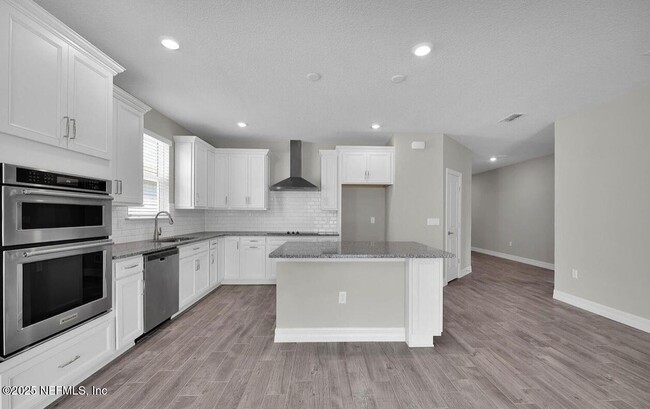 Building Photo - 483 La Mancha Dr