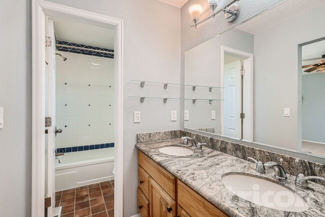 Building Photo - 5931 S Lima St