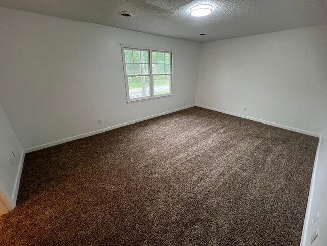 Building Photo - 206 Woodburn Club Ln