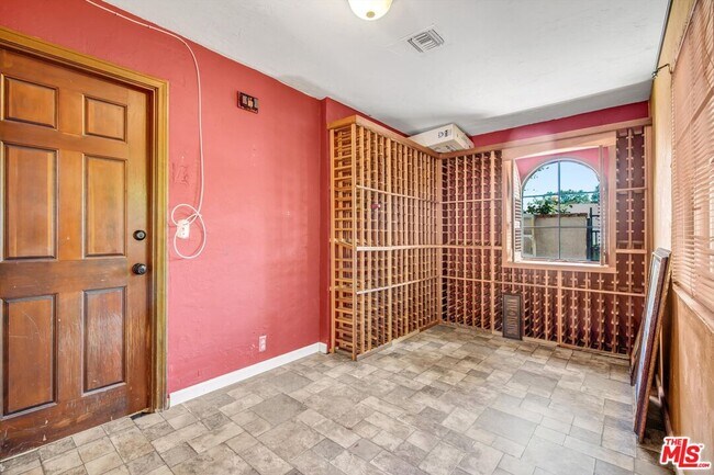 Building Photo - 1515 Outlook Cir