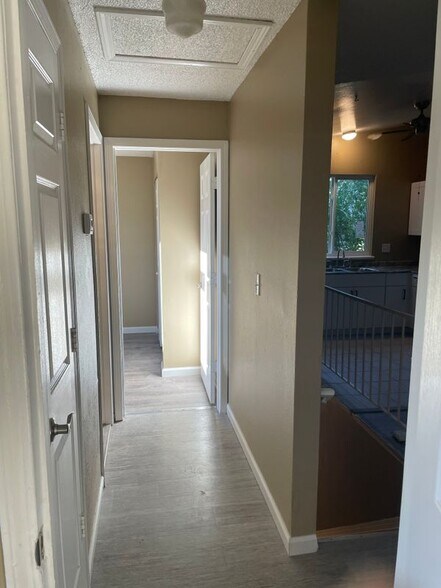 Building Photo - 18757 E Hawaii Dr