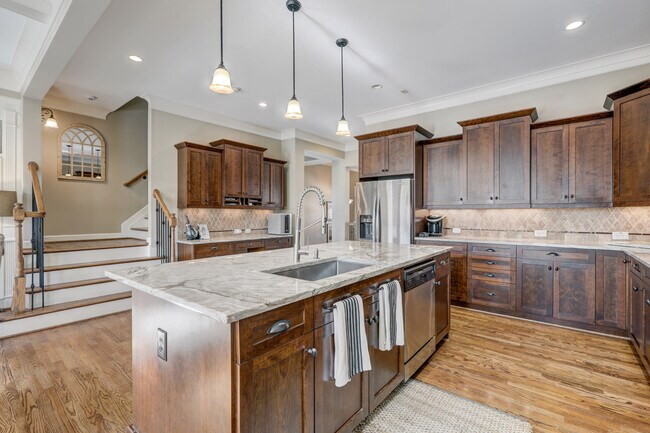 Building Photo - 2114 W Village Xing