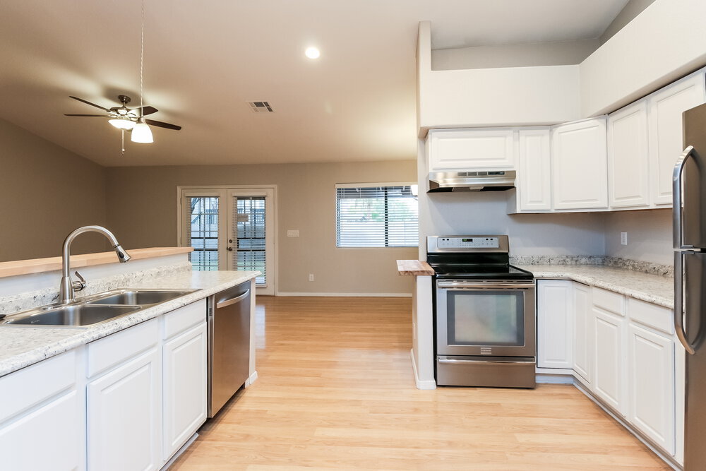 Building Photo - 1136 N Cottonwood Ct