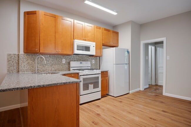Primary Photo - ???Newly Renovated MODERN 3BR and 1.5Bath ...