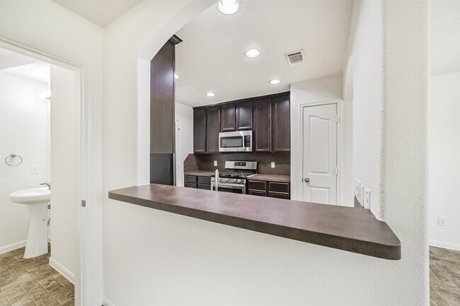 Building Photo - 9334 Valley Tree Ln