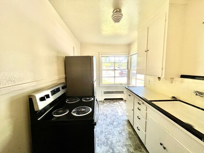 Building Photo - A good connection makes all the difference