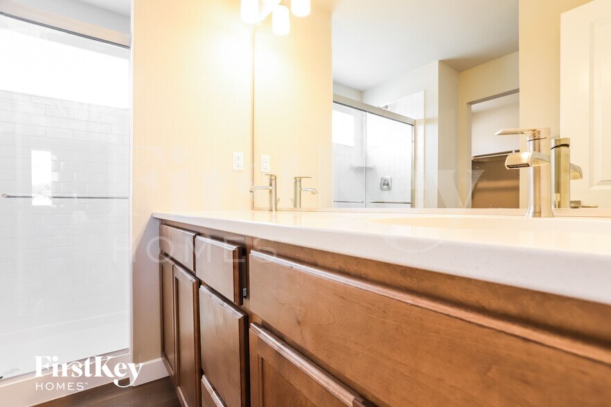 Building Photo - 10559 Horton Dr