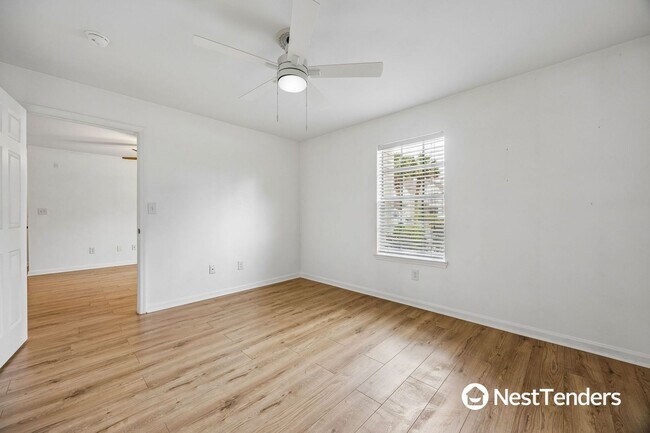 Building Photo - 31255 Paradise Cmns