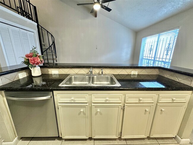 Building Photo - 9164 Wilcrest Dr