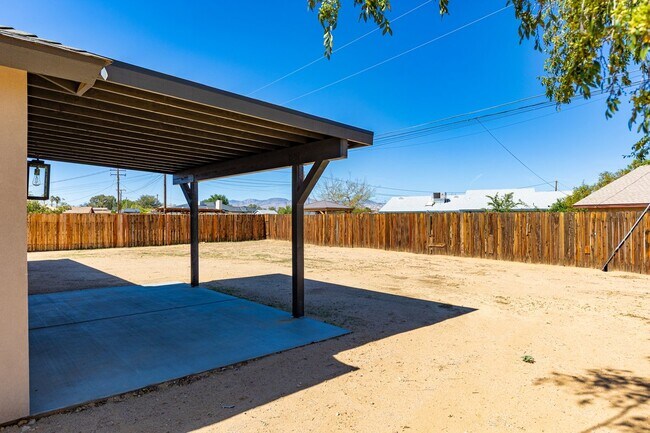 Building Photo - 8457 Great Cir Dr