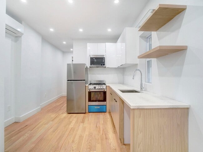 Building Photo - 151 Williams Ave