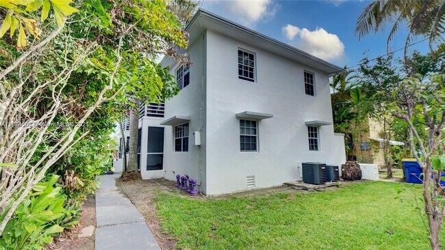 Building Photo - 1791 Marseille Dr
