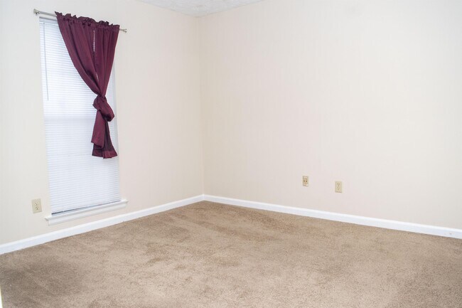 Building Photo - 1615 Woodmere Loop