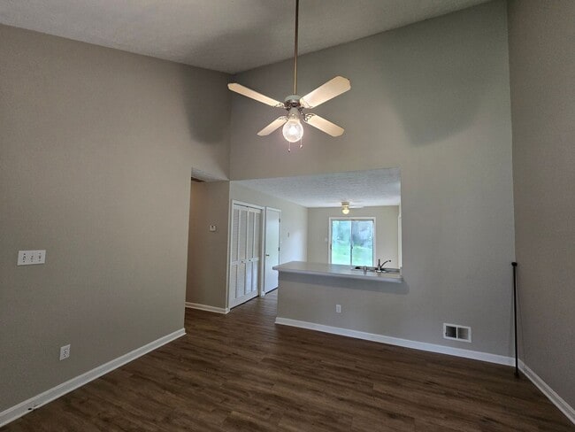 Building Photo - FOR RENT! Jeffersontown! 3 Bedrooms, 2 Full Bathrooms. $1,599/month. NEWer Paint, NEWer Hardwood ...