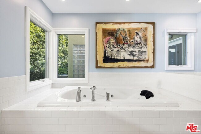 Building Photo - 11215 Sunset Blvd