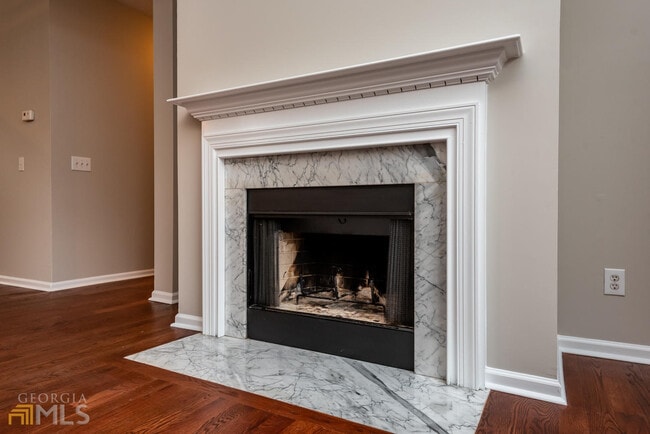 Building Photo - 246 Village Square Dr