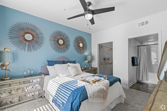 Building Photo - Step Into Stylish Comfort