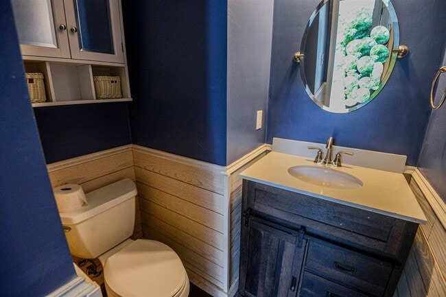 Building Photo - 108 E 3rd Ave