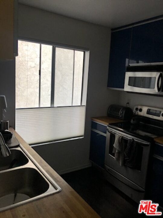 Building Photo - 9109 Summertime Ln