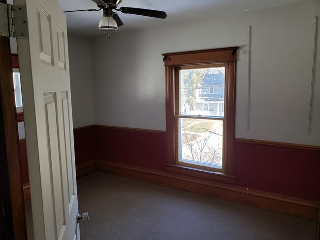 Building Photo - 106 E Lorain St