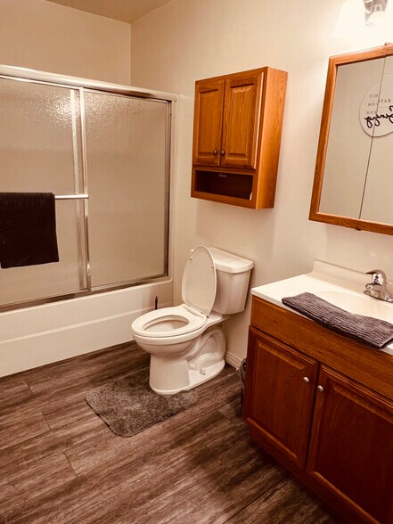 Building Photo - 25 Popular St