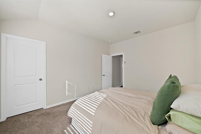 Building Photo - 3114 Pr Hl Grv