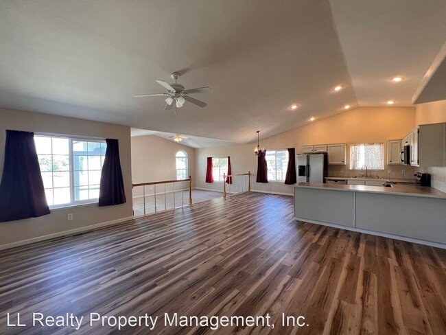 Building Photo - 3 br, 2 bath House - 1073 Pepper Lane