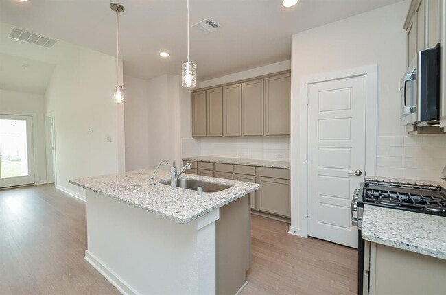 Building Photo - 1607 Blue Cypress Dr